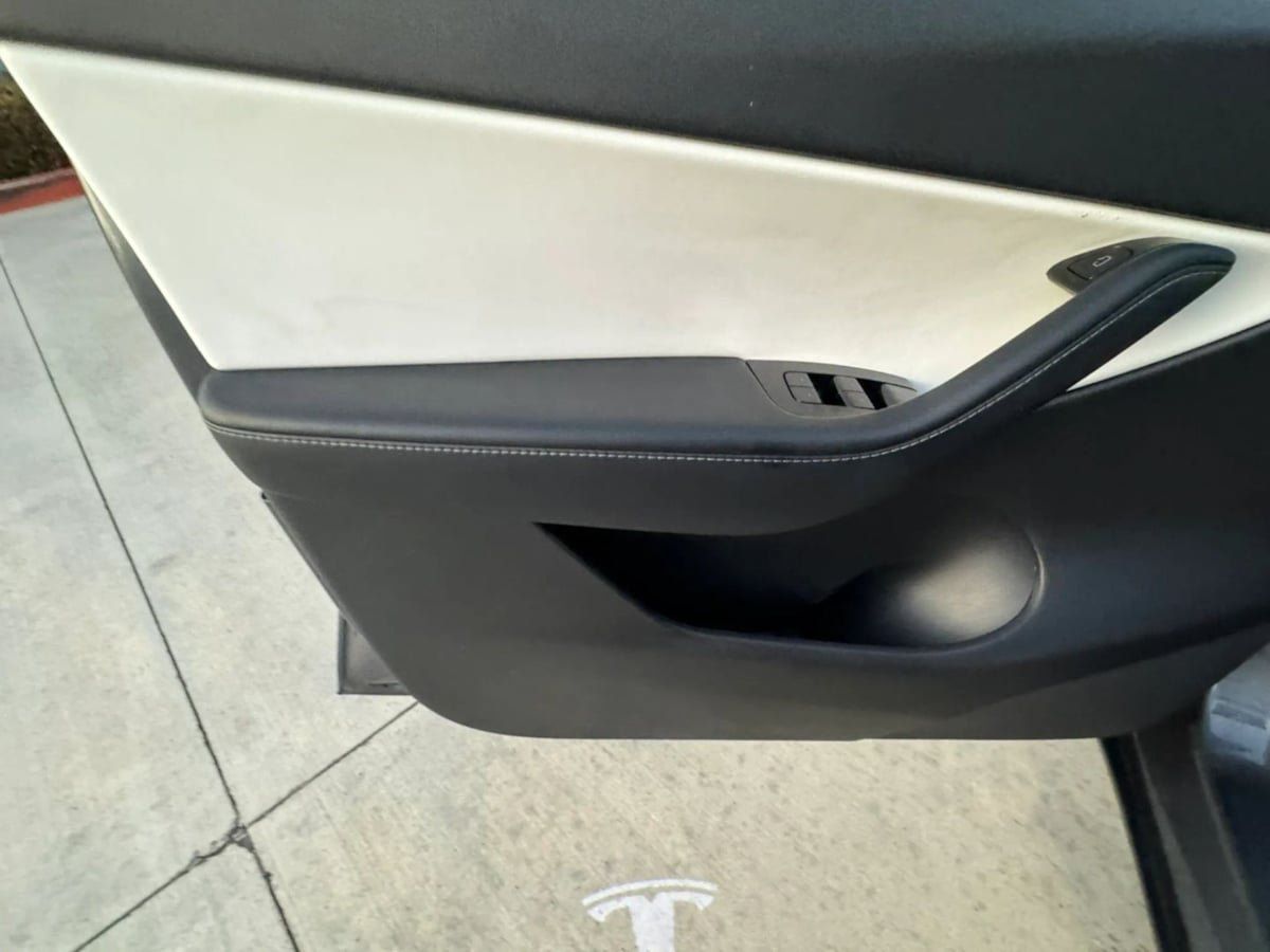 Used 2023 Tesla Model Y Long Range AWD/4WD image 27