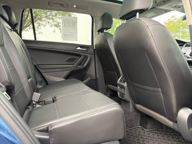 Used 2020 Volkswagen Tiguan SEL AWD/4WD image 18