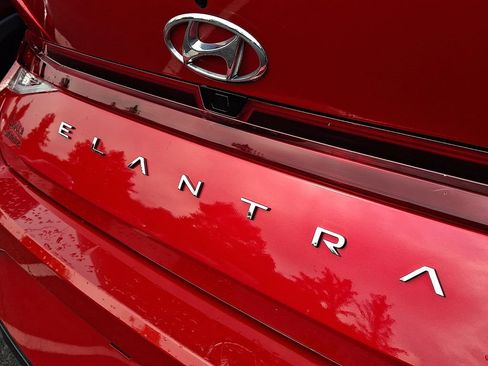 Used 2022 Hyundai Elantra SEL FWD image 29