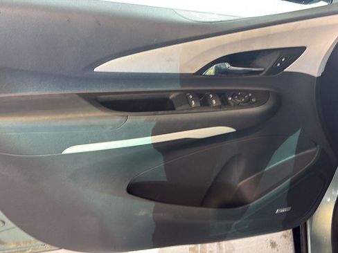 Used 2019 Chevrolet Bolt Premier w/ Infotainment Package image 8