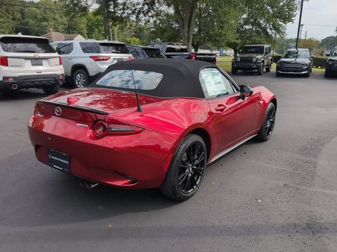 New 2026 MAZDA MX-5 Miata Club w/ Weather Package RWD image 6