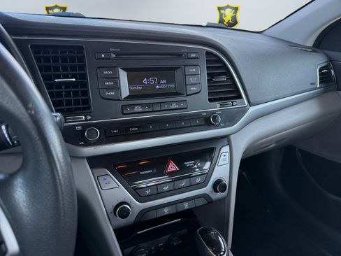 Used 2017 Hyundai Elantra SE FWD image 14