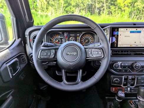 New 2025 Jeep Wrangler Rubicon image 21