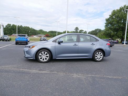 Used 2025 Toyota Corolla LE image 5