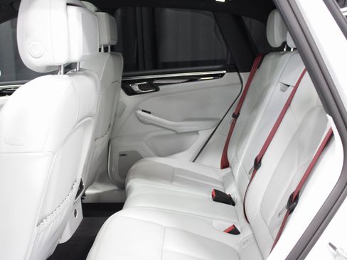 New 2026 Porsche Macan S image 21