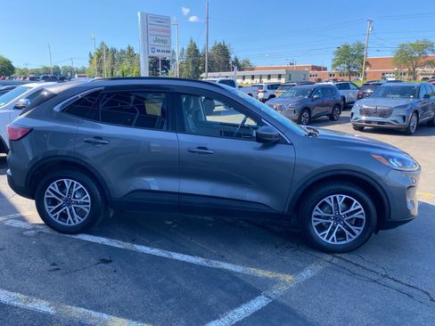 Used 2021 Ford Escape SEL w/ Class II Trailer Tow Package AWD/4WD image 6