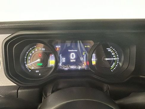 Used 2024 Jeep Wrangler Unlimited AWD/4WD image 16