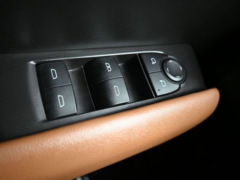 Used 2024 GMC Canyon AT4 w/ Canyon Safety Plus Package image 25