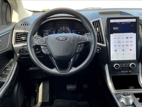Used 2022 Ford Edge SE w/ Black Appearance Package image 14