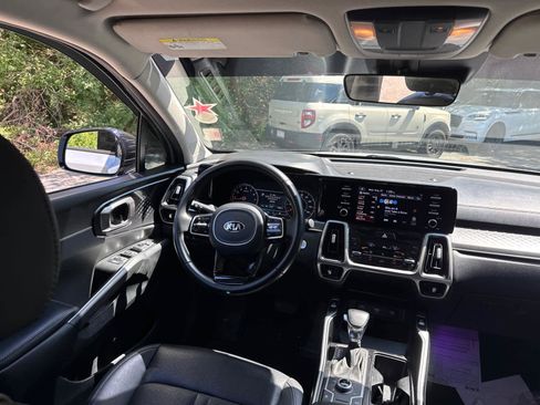 Used 2021 Kia Sorento S image 34