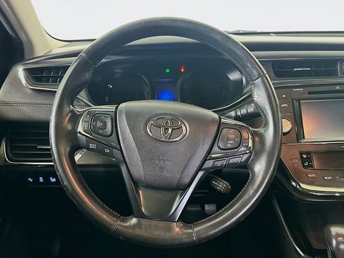 Used 2017 Toyota Avalon Limited image 18