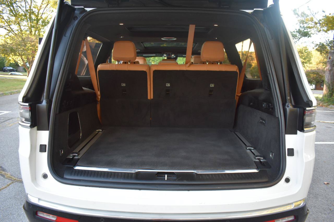 Used 2023 Jeep Grand Wagoneer L Series III w/ Rear Seat Video Group 1 AWD/4WD image 26