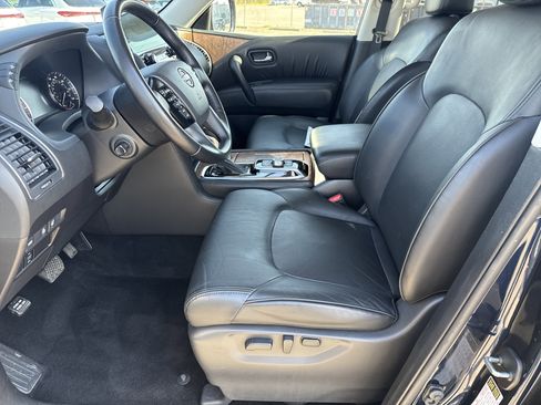 Used 2024 Nissan Armada SL w/ Captain's Chairs Package image 5