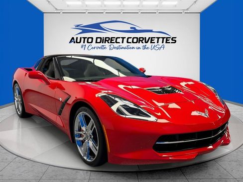 Used 2019 Chevrolet Corvette Stingray Coupe w/ 1LT RWD image 3