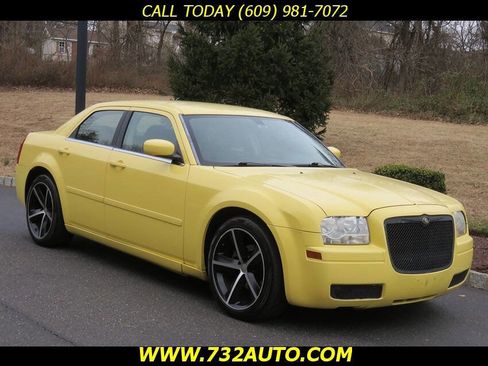 Used 2006 Chrysler 300 Base 4dr Sedan image 3