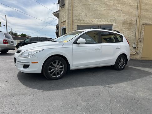Used 2012 Hyundai Elantra w/ Preferred Pkg FWD image 1