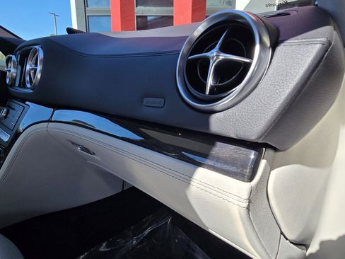 Used 2020 Mercedes-Benz SL 550 image 22