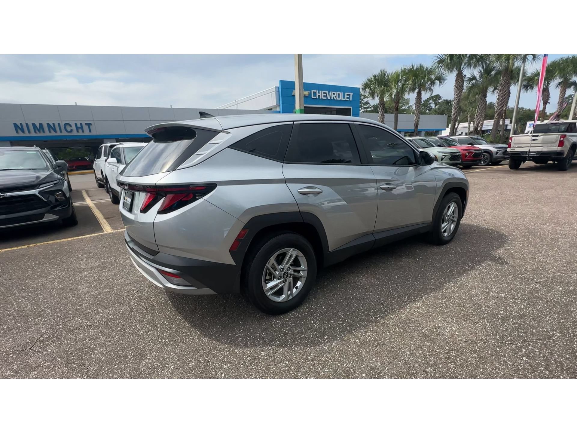 Used 2025 Hyundai Tucson SE FWD image 2