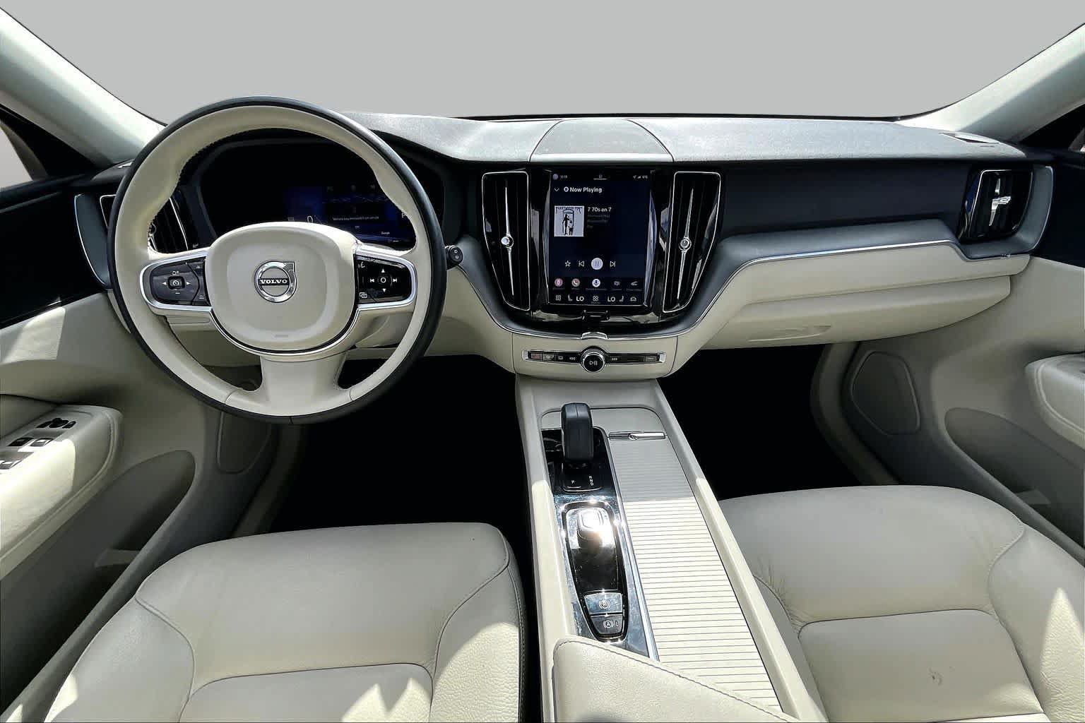 Used 2024 Volvo XC60 B5 Core AWD/4WD image 14