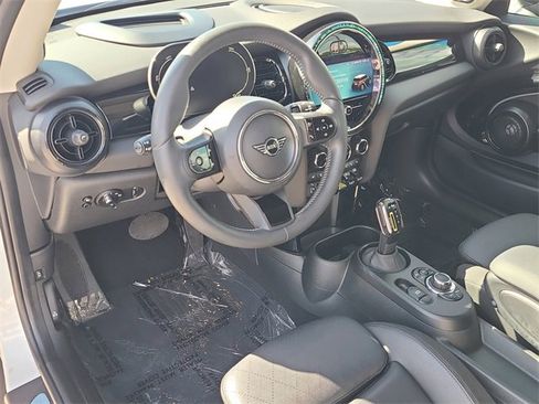 Used 2024 MINI Cooper SE image 16