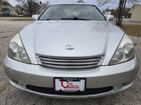Used 2002 Lexus ES 330 w/ Premium Pkg FWD image 2