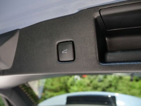 Used 2024 Ford Escape SE image 36