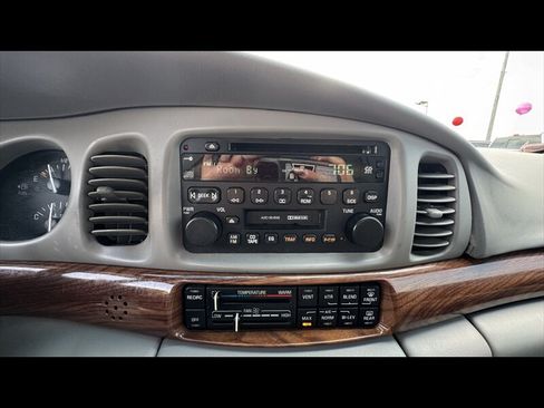 Used 2002 Buick Le Sabre Custom w/ Prestige Pkg FWD image 18