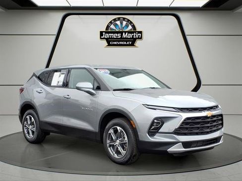 Certified 2025 Chevrolet Blazer LT image 3