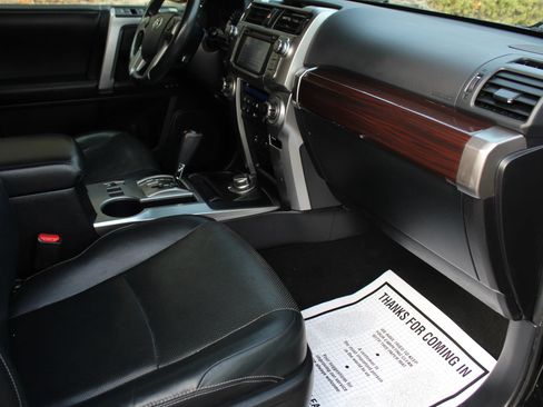 Used 2015 Toyota 4Runner Limited AWD/4WD image 17