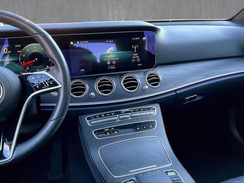 Used 2023 Mercedes-Benz E 350 4MATIC Sedan image 9