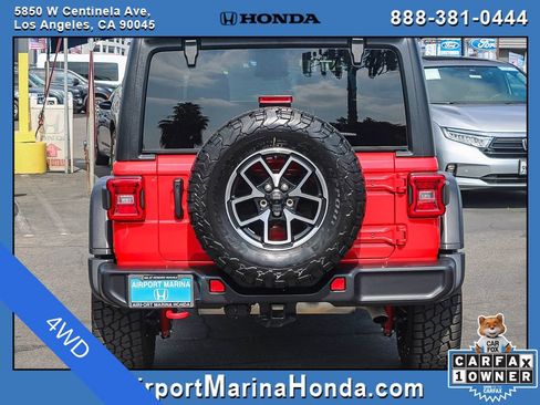 Used 2025 Jeep Wrangler Unlimited Rubicon AWD/4WD image 9