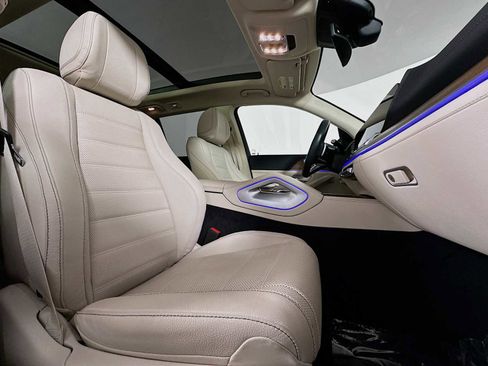 Used 2024 Mercedes-Benz GLS 580 4MATIC image 30