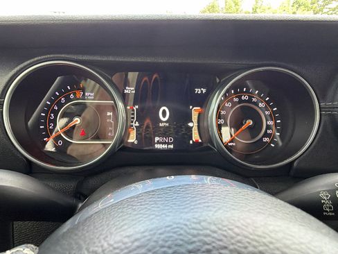Used 2018 Jeep Wrangler Unlimited Sahara w/ Cold Weather Group AWD/4WD image 28