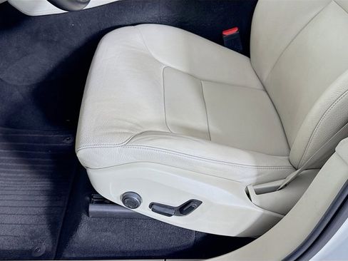 Used 2018 Volvo XC90 T6 Momentum w/ Convenience Package image 19