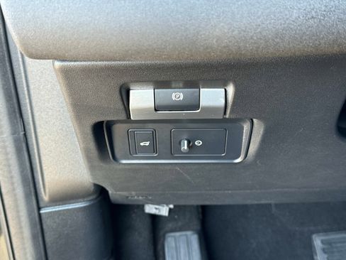 Used 2021 Land Rover Discovery Sport S image 32