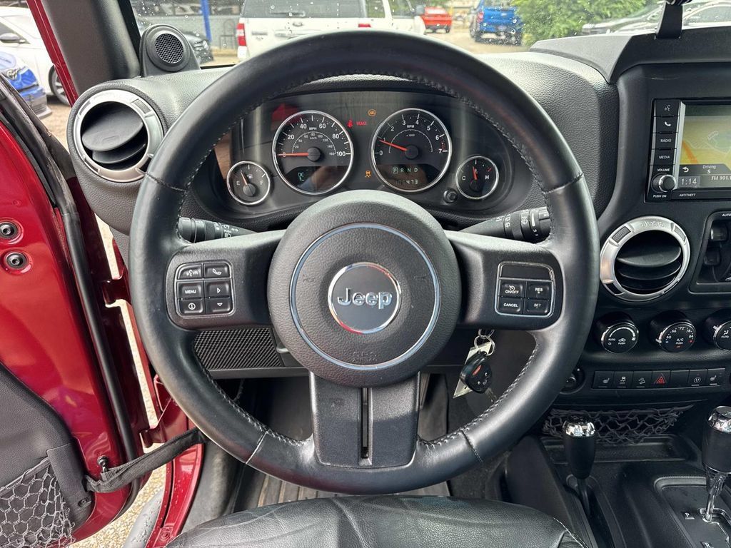 Used 2013 Jeep Wrangler Unlimited Rubicon w/ Connectivity Group AWD/4WD image 22
