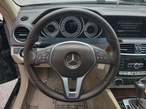 Used 2014 Mercedes-Benz C 300 4MATIC Sedan image 25