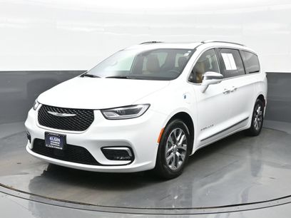 Used 2022 Chrysler Pacifica Pinnacle