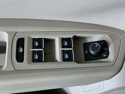 Used 2019 Volkswagen Atlas SE FWD image 14