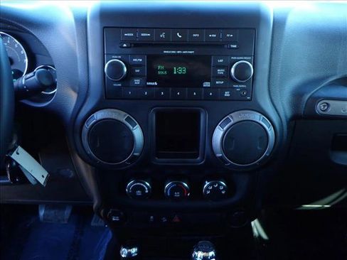 Used 2017 Jeep Wrangler Unlimited Sport w/ Connectivity Group image 15