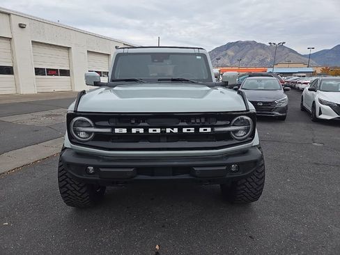 Used 2021 Ford Bronco Outer Banks image 2
