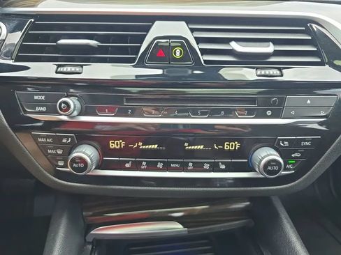 Used 2018 BMW 530i RWD image 32