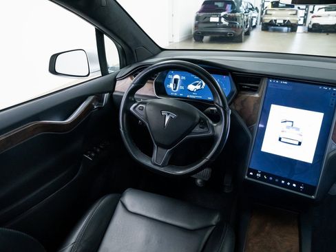 Used 2019 Tesla Model X 100D image 10