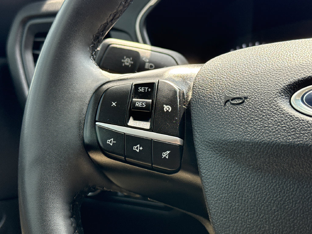 Used 2022 Ford Escape SE w/ SE Sport Appearance Package FWD image 28