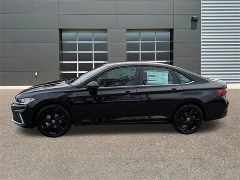 New 2026 Volkswagen Jetta SE image 4