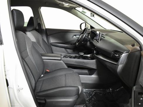 Certified 2023 Nissan Rogue SV image 33