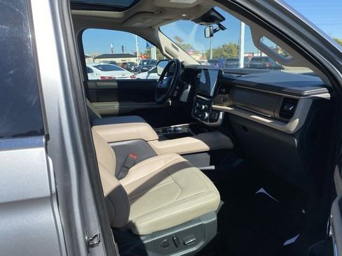Used 2024 Ford Expedition Max Limited image 8
