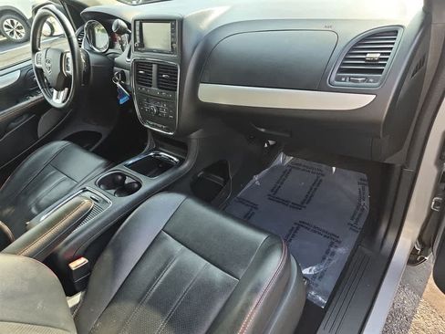 Used 2017 Dodge Grand Caravan GT FWD image 11