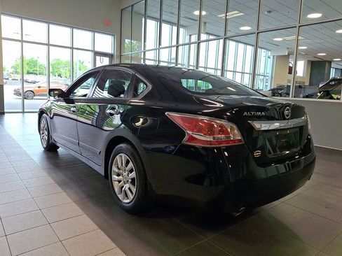 Used 2015 Nissan Altima 2.5 S w/ Power Driver Seat Package FWD image 4