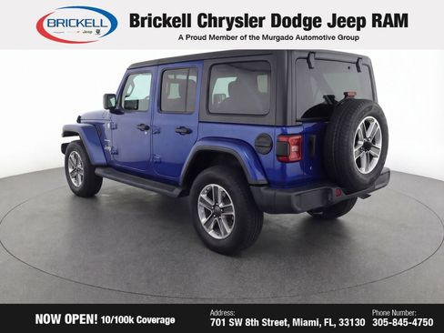 Used 2018 Jeep Wrangler Unlimited Sahara image 5